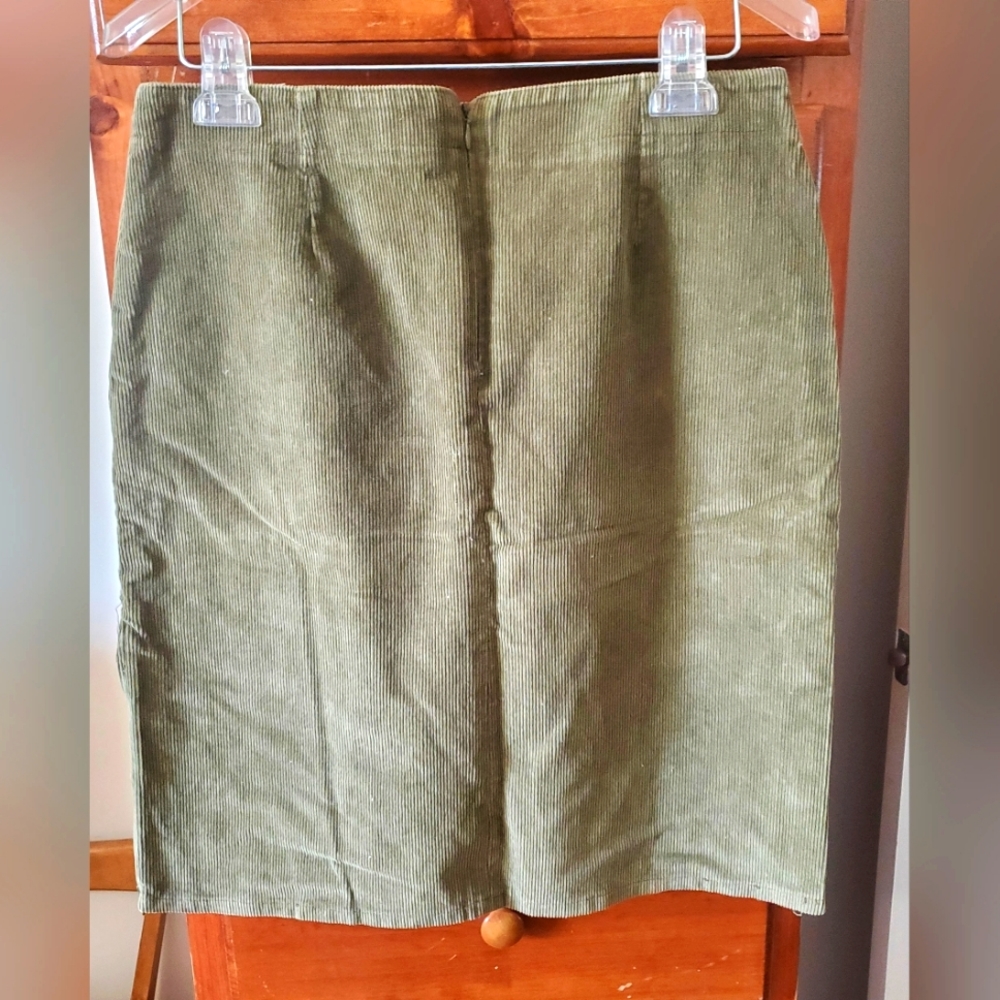 Vintage womens olive green corduroy, republic aviation skirt.  Size 40